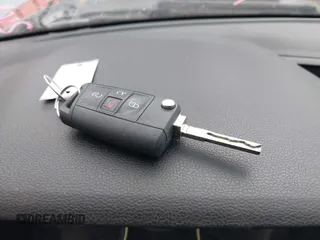2020 Volkswagen Tiguan S с VIN 3VV1B7AX3LM127590, выставлен на аукционе IAAI как лот 40852532 с пробегом 62 465 миль миль и . История ставок и продаж доступна на DreamBid. Изображение 11.