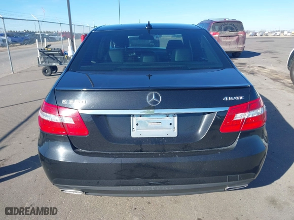 2013 Mercedes-Benz E-Class E 350 Luxury with VIN WDDHF8JB2DA742471, listed as a IAAI auction lot 41691171 with 142,228 mi miles. Bid and sale history available at carsss.com. Image 17.