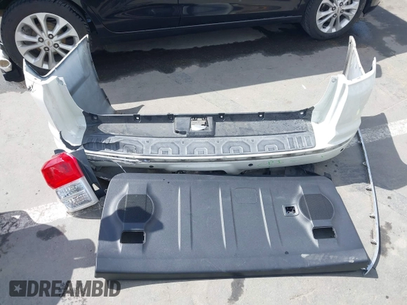2013 Toyota 4Runner SR5 with VIN JTEZU5JR0D5058328, listed as a IAAI auction lot 41948095 with 195,332 mi miles and . Bid and sale history available at DreamBid. Image 12.