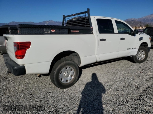 2017 Nissan Titan with VIN 1N6AA1F10HN501280, listed as a Copart auction lot 81840124 with 217,906 mi miles and Clean title. Bid and sale history available at DreamBid. Image 3.