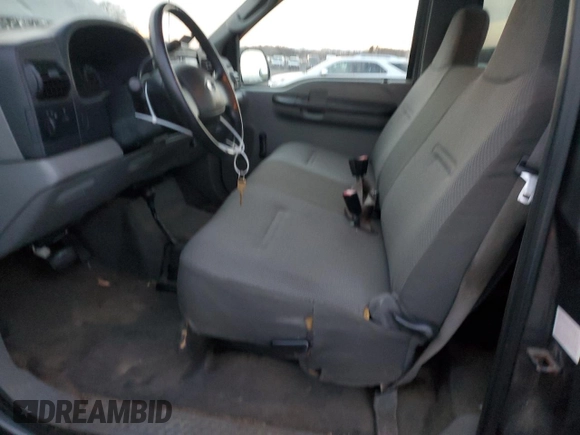 2005 Ford F-250 XL with VIN 1FTNF21585EA85013, listed as a Copart auction lot 86022804 with 117,198 mi miles and Clean Title. Bid and sale history available at DreamBid. Image 7.