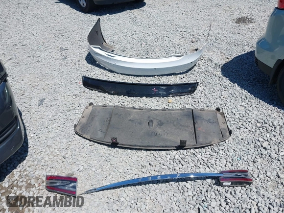 2016 Tesla Model S 90D z VIN 5YJSA1E29GF160332, wystawiony jako IAAI lot #42593749 z przebiegiem 92 702 mil mil oraz . Historia ofert i sprzedaży dostępna na DreamBid. Obrazek 12.
