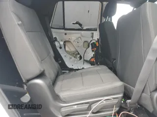 2024 Chevrolet Tahoe Commercial z VIN 1GNSKLED9RR152861, wystawiony jako Copart lot #59890795 z przebiegiem 4 582 mil mil oraz Szkoda całkowita • Salvage title. Historia ofert i sprzedaży dostępna na DreamBid. Obrazek 11.
