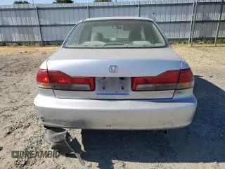 2002 Honda Accord LX z VIN 3HGCG56422G703762, wystawiony jako Copart lot #57268425 z przebiegiem 178 448 mil mil oraz Szkoda całkowita • Salvage title. Historia ofert i sprzedaży dostępna na DreamBid. Obrazek 6.