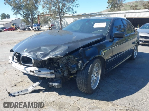 2001 BMW 5 Series 530iA with VIN WBADT63421CF01580, listed as a IAAI auction lot 41626798 with 146,647 mi miles. Bid and sale history available at carsss.com. Image 2.