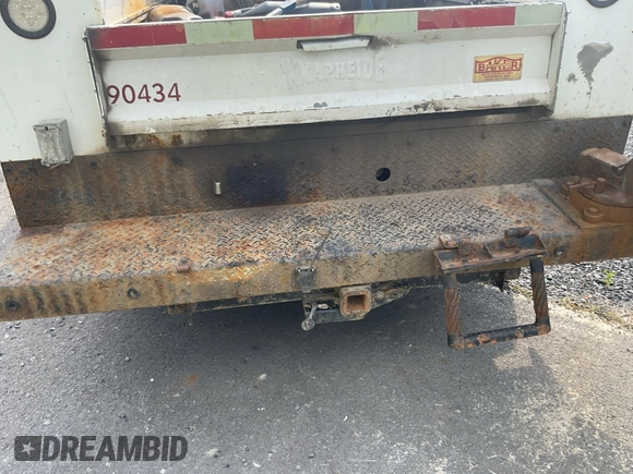 2015 Ford F-350 with VIN 1FT7X3B66FEB62398, listed as a IAAI auction lot 42674461 with 201,802 mi miles and . Bid and sale history available at DreamBid. Image 6.