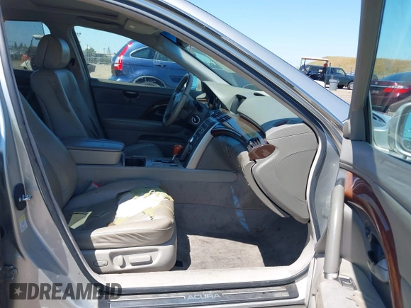2005 Acura RL with VIN JH4KB16545C016170, listed as a IAAI auction lot 42164148 with 267,166 mi miles and . Bid and sale history available at DreamBid. Image 5.