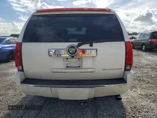2008 Cadillac Escalade z VIN 1GYEC63818R223070, wystawiony jako Copart lot #60826455 z przebiegiem Nie podano mil oraz Czysty tytuł • Clean title. Historia ofert i sprzedaży dostępna na DreamBid. Obrazek 6.
