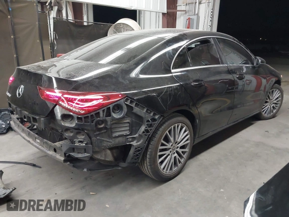 2021 Mercedes-Benz CLA 250 z VIN W1K5J4GB5MN222422, wystawiony jako IAAI lot #42326737 z przebiegiem 42 327 mil mil oraz . Historia ofert i sprzedaży dostępna na DreamBid. Obrazek 4.