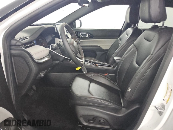 2025 Jeep Compass Limited z VIN 3C4NJDCN9ST507387, wystawiony jako Copart lot #62530215 z przebiegiem 9 049 mil mil oraz Czysty tytuł • Clean title. Historia ofert i sprzedaży dostępna na DreamBid. Obrazek 7.