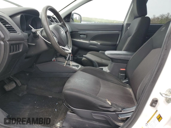 2019 Mitsubishi Outlander ES z VIN JA4AP3AU9KU004394, wystawiony jako Copart lot #58581695 z przebiegiem 52 561 mil mil oraz Czysty tytuł • Clean title. Historia ofert i sprzedaży dostępna na DreamBid. Obrazek 7.