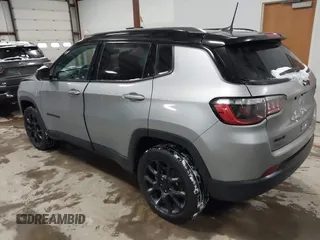 2022 Jeep Compass Latitude with VIN 3C4NJDBB3NT186152, listed as a IAAI auction lot 41402923 with 30,443 mi miles and . Bid and sale history available at DreamBid. Image 3.