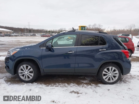 2018 Chevrolet Trax Premier with VIN 3GNCJRSB2JL267942, listed as a IAAI auction lot 41190953 with 39,918 mi miles. Bid and sale history available at carsss.com. Image 13.