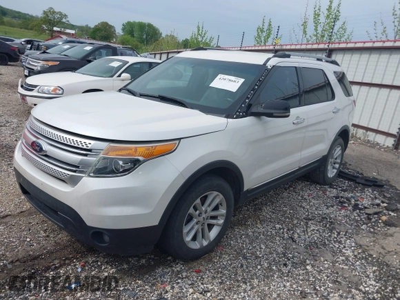 2013 Ford Explorer XLT with VIN 1FM5K7D95DGA16558, listed as a IAAI auction lot 42078683 with 171,538 mi miles and . Bid and sale history available at carsss.com. Image 17.