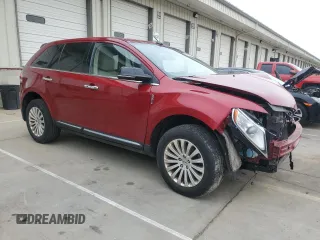 2013 Lincoln MKX z VIN 2LMDJ8JK2DBL35777, wystawiony jako Copart lot #54878005 z przebiegiem 214 730 mil mil oraz Szkody całkowita. Historia ofert i sprzedaży dostępna na DreamBid. Obrazek 4.