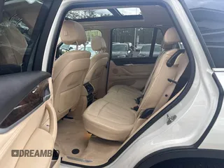 2015 BMW X5 xDrive35d z VIN 5UXKS4C59F0N09643, wystawiony jako IAAI lot #42223181 z przebiegiem 122 129 mil mil oraz . Historia ofert i sprzedaży dostępna na DreamBid. Obrazek 8.
