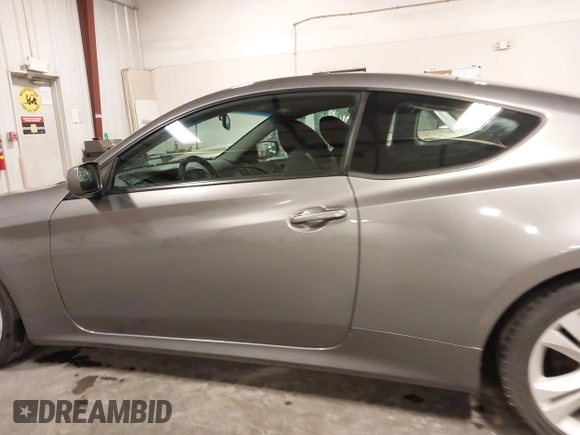 2012 Hyundai Genesis Coupe 2.0T with VIN KMHHT6KD6CU075565, listed as a IAAI auction lot 42083888 with 106,523 mi miles and . Bid and sale history available at DreamBid. Image 15.