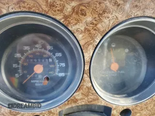 1991 Chevrolet Suburban z VIN 1GNGV26K1MF104219, wystawiony jako Copart lot #87527045 z przebiegiem 189 345 mil mil oraz Czysty tytuł • Clean title. Historia ofert i sprzedaży dostępna na DreamBid. Obrazek 9.