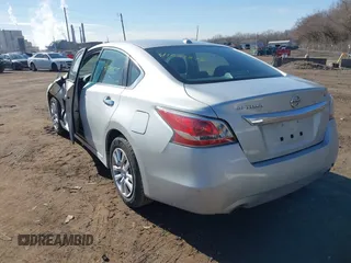 2015 Nissan Altima 2.5 SL with VIN 1N4AL3AP1FN890387, listed as a IAAI auction lot 41533875 with 149,173 mi miles. Bid and sale history available at carsss.com. Image 3.