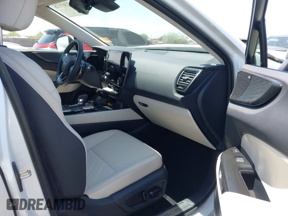 2025 Lexus NX 450h+ Luxury z VIN JTJHKCFZ0S2057811, wystawiony jako IAAI lot #42369138 z przebiegiem 1 962 mil mil oraz . Historia ofert i sprzedaży dostępna na DreamBid. Obrazek 5.