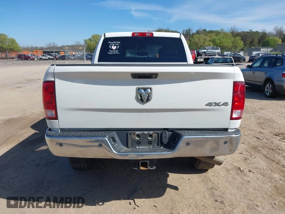 2018 Ram 2500 Tradesman with VIN 3C6UR5CJ1JG336382, listed as a IAAI auction lot 39077896 with 118,111 mi miles and . Bid and sale history available at DreamBid. Image 17.