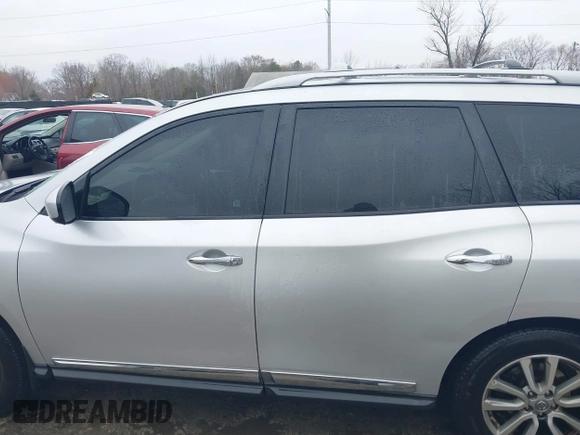 2014 Nissan Pathfinder S with VIN 5N1AR2MM3EC727461, listed as a IAAI auction lot 41789367 with 125,341 mi miles and . Bid and sale history available at DreamBid. Image 14.