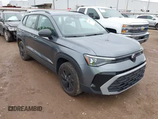 2025 Volkswagen Taos z VIN 3VV5C7B24SM008818, wystawiony jako IAAI lot #41906065 z przebiegiem 2953 mil mil oraz . Historia ofert i sprzedaży dostępna na DreamBid. Obrazek 1.