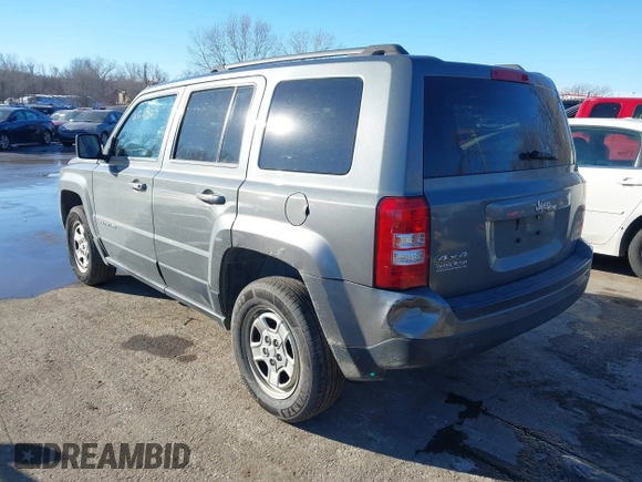 2012 Jeep Patriot Sport with VIN 1C4NJRBB9CD563258, listed as a IAAI auction lot 41249868 with 173,844 mi miles. Bid and sale history available at carsss.com. Image 3.