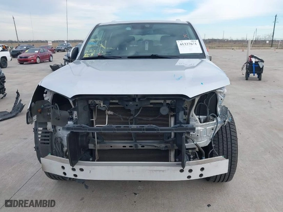2010 Toyota 4Runner SR5 with VIN JTEZU5JR2A5007733, listed as a IAAI auction lot 41337671 with 93,371 mi miles. Bid and sale history available at carsss.com. Image 6.