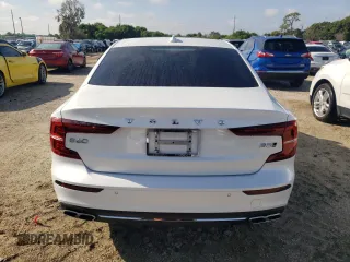 2022 Volvo S60 Plus Dark Theme with VIN 7JRL12TL5NG160726, listed as a Copart auction lot 71318124 with 44,724 mi miles and Non Repairable. Bid and sale history available at carsss.com. Image 6.
