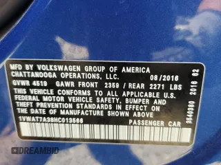 2017 Volkswagen Passat S z VIN 1VWAT7A38HC013566, wystawiony jako Copart lot #52431305 z przebiegiem 111 598 mil mil oraz Szkoda całkowita • Salvage title. Historia ofert i sprzedaży dostępna na DreamBid. Obrazek 12.