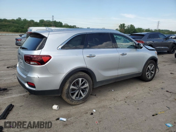 2019 Kia Sorento EX z VIN 5XYPHDA56KG528227, wystawiony jako Copart lot #56522575 z przebiegiem 101 507 mil mil oraz Czysty tytuł • Clean title. Historia ofert i sprzedaży dostępna na DreamBid. Obrazek 3.