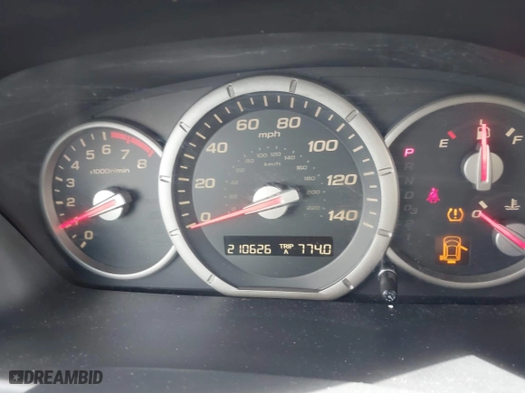 2008 Honda Pilot SE with VIN 5FNYF28338B030585, listed as a IAAI auction lot 40740293 with 210,626 mi miles. Bid and sale history available at carsss.com. Image 15.