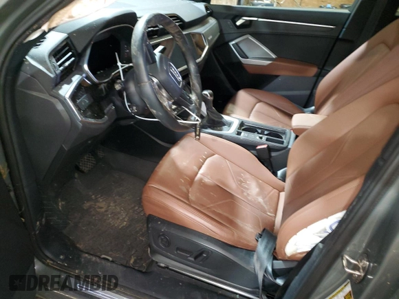 2022 Audi Q3 S line Premium Plus z VIN WA1EEDF37N1003974, wystawiony jako Copart lot #58657685 z przebiegiem 47 512 mil mil oraz Szkoda całkowita • Salvage title. Historia ofert i sprzedaży dostępna na DreamBid. Obrazek 7.