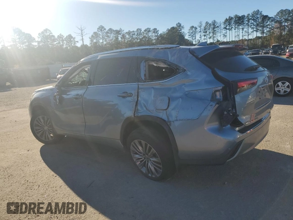 2021 Toyota Highlander Platinum with VIN 5TDFZRBH0MS072987, listed as a Copart auction lot 81722484 with 91,850 mi miles and Salvage title. Bid and sale history available at DreamBid. Image 2.