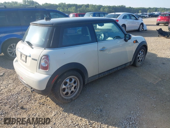 2013 MINI Hardtop with VIN WMWSU3C5XDT687396, listed as a IAAI auction lot 42669510 with 116,143 mi miles and . Bid and sale history available at DreamBid. Image 4.