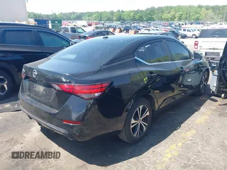 2021 Nissan Sentra SV z VIN 3N1AB8CV0MY209788, wystawiony jako IAAI lot #42037035 z przebiegiem 83 644 mil mil oraz . Historia ofert i sprzedaży dostępna na DreamBid. Obrazek 4.