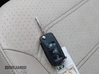 2016 Volkswagen Passat SE z VIN 1VWBS7A30GC013454, wystawiony jako IAAI lot #41477109 z przebiegiem 134 027 mil mil oraz . Historia ofert i sprzedaży dostępna na DreamBid. Obrazek 11.
