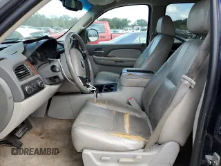 2007 Chevrolet Suburban LT with VIN 3GNGK26K97G165152, listed as a Copart auction lot 74175354 with 368,519 mi miles and Salvage Title. Bid and sale history available at DreamBid. Image 7.
