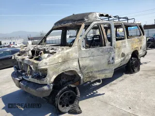 2001 Ford Econoline Passenger XL z VIN 1FBSS31F81HB74851, wystawiony jako Copart lot #52738635 z przebiegiem Nie podano mil oraz Nie do naprawy • Non repairable. Historia ofert i sprzedaży dostępna na DreamBid. Obrazek 1.