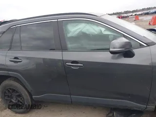 2019 Toyota RAV4 XLE with VIN 2T3W1RFV4KW048145, listed as a IAAI auction lot 41723621 with 180,051 mi miles. Bid and sale history available at carsss.com. Image 13.