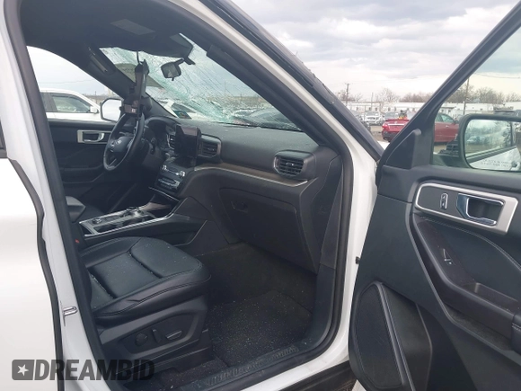 2020 Ford Explorer XLT z VIN 1FMSK8DH1LGA99484, wystawiony jako IAAI lot #41888238 z przebiegiem 51 946 mil mil oraz . Historia ofert i sprzedaży dostępna na DreamBid. Obrazek 5.