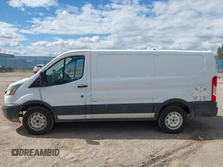 2015 Ford Transit Cargo z VIN 1FTNE1YM7FKB14241, wystawiony jako IAAI lot #42126200 z przebiegiem 314 744 mil mil oraz . Historia ofert i sprzedaży dostępna na DreamBid. Obrazek 15.