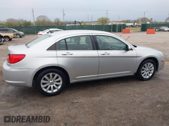 2010 Chrysler Sebring Limited with VIN 1C3CC5FB3AN202530, listed as a IAAI auction lot 41933640 with 108,198 mi miles. Bid and sale history available at carsss.com. Image 13.