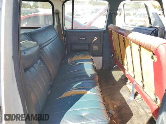 1990 Chevrolet Suburban with VIN 1GNER16K4LF170705, listed as a Copart auction lot 75886154 with 223,077 mi miles and Clean Title. Bid and sale history available at carsss.com. Image 10.