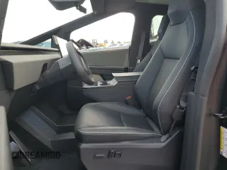 2024 Tesla Cybertruck с VIN 7G2CEHED3RA051591, выставлен на аукционе Copart как лот 56845395 с пробегом Не указан миль и На запчасти • Non repairable. История ставок и продаж доступна на DreamBid. Изображение 7.