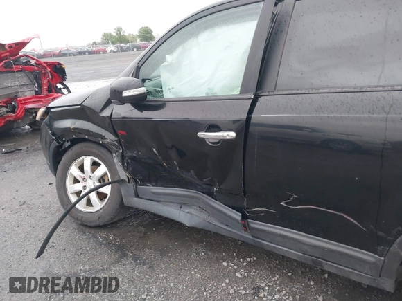 2011 Kia Sorento LX with VIN 5XYKT4A17BG075127, listed as a IAAI auction lot 41944643 with 123,785 mi miles. Bid and sale history available at carsss.com. Image 12.