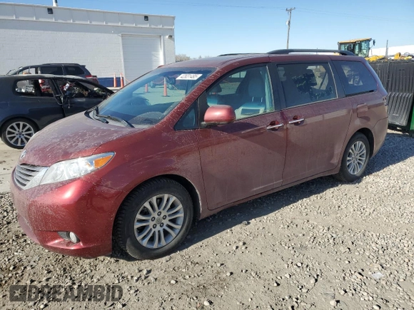 2016 Toyota Sienna XLE with VIN 5TDYK3DC9GS755500, listed as a Copart auction lot 42831485 with 60,890 mi miles and Salvage Title. Bid and sale history available at carsss.com. Image 1.