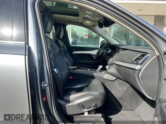 2016 Volvo XC90 T6 Momentum z VIN YV4A22PK0G1024382, wystawiony jako IAAI lot #41911391 z przebiegiem 204 824 mil mil oraz . Historia ofert i sprzedaży dostępna na DreamBid. Obrazek 5.