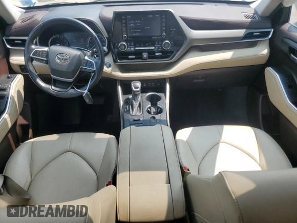 2022 Toyota Highlander XLE with VIN 5TDGZRBH1NS164177, listed as a Copart auction lot 58965595 with 72,284 mi miles and Salvage title. Bid and sale history available at DreamBid. Image 8.